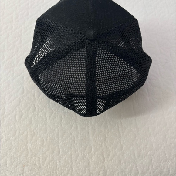 ALO Yoga Black Mesh Cap - Picture 2 of 2